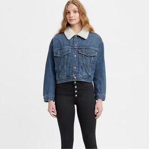 Levi’s Cropped Loose Sherpa Jacket M
